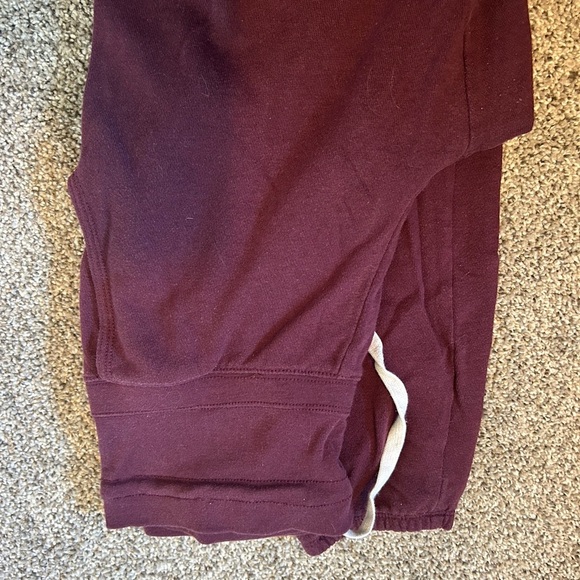 Aerie Maroon joggers cotton with draw string - Picture 4 of 4